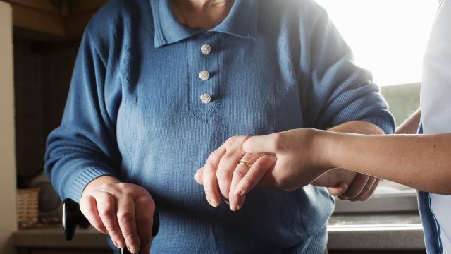 10,3 Milyar Liralık Yaşlı ve Engelli Aylığı Hesaplara Yatıyor