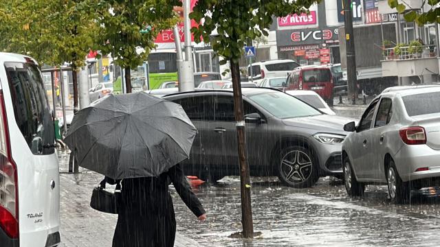 10 il için sarı uyarı: Kuvvetli yağış geliyor