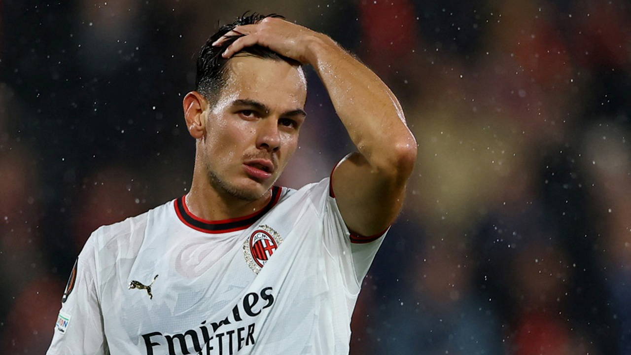 10 Kişi Kalan Milan, Bournemouth'a 3-0 Yenildi