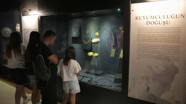 12 Bin Yıllık Takı Tarihi Ankara'da Görücüye Çıktı