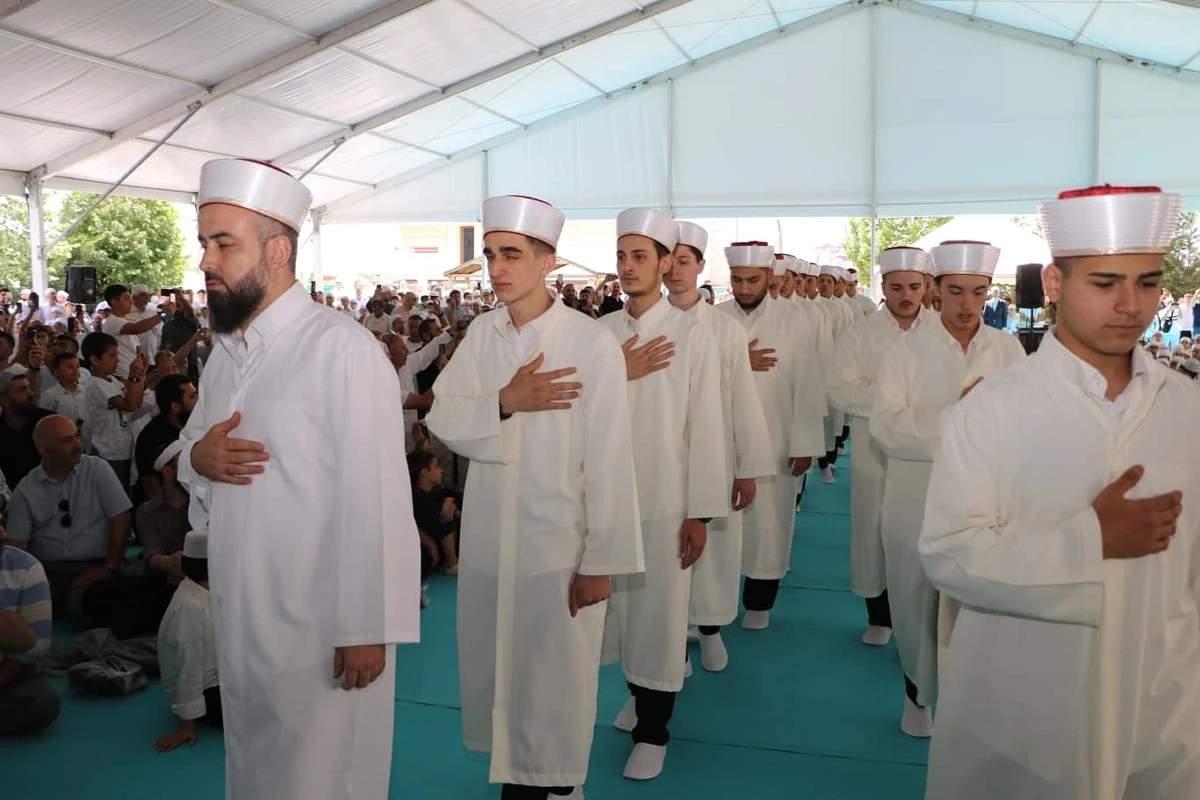 123 Hafız İcazetini Aldı: Törende Duygulu Anlar