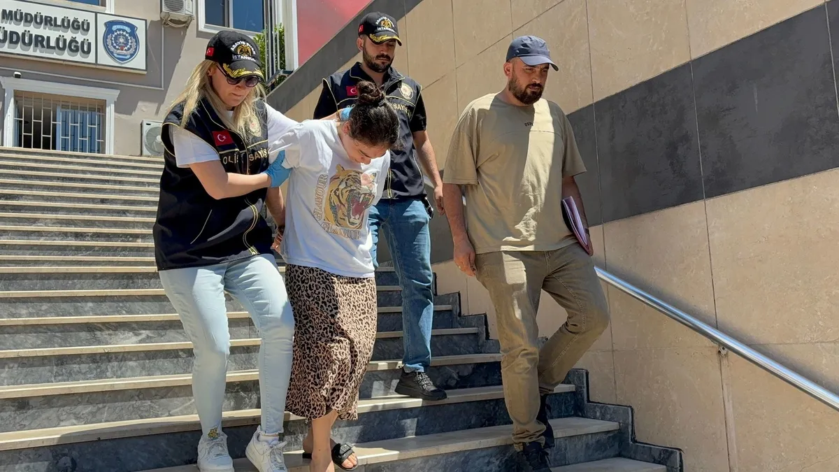 127 yıl hapis cezasıyla aranan kadın hırsız, hamilelik kalkanıyla yakalandı