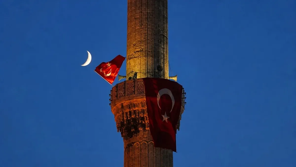 15 Temmuz'da Camiler İkinci Direniş Cephesi Oldu: FETÖ Sela Okuyan İmamlara Saldırdı
