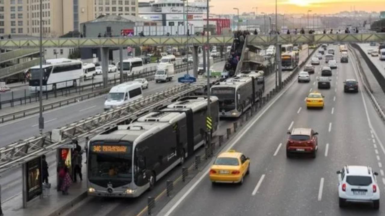 15 Temmuz'da İstanbul'da Hangi Metrobüs Durakları Kapalı