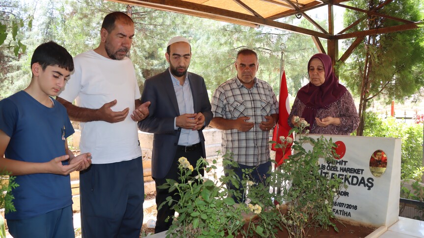 15 Temmuz şehidi polis Bekdaş'ın ailesinin 10 yıllık hüznü ve gururu