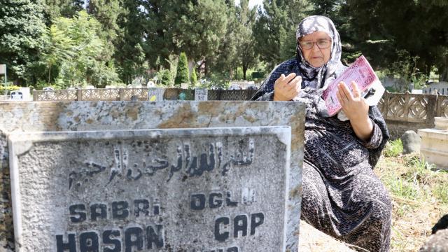 17 Ağustos'un 27 Yıllık Acısı: Sabriye Çap, Oğlunu ve Gelinini Her Gün Anıyor