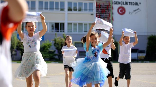 18 milyon öğrenci için yaz tatili başlıyor