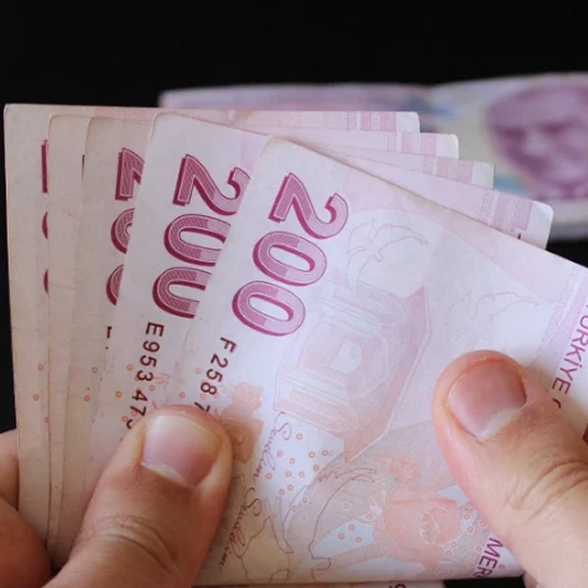 2027 Asgari Ücret İçin İlk Sinyal: Bütçede Zam Oranı Kulisleri Hareketlendirdi