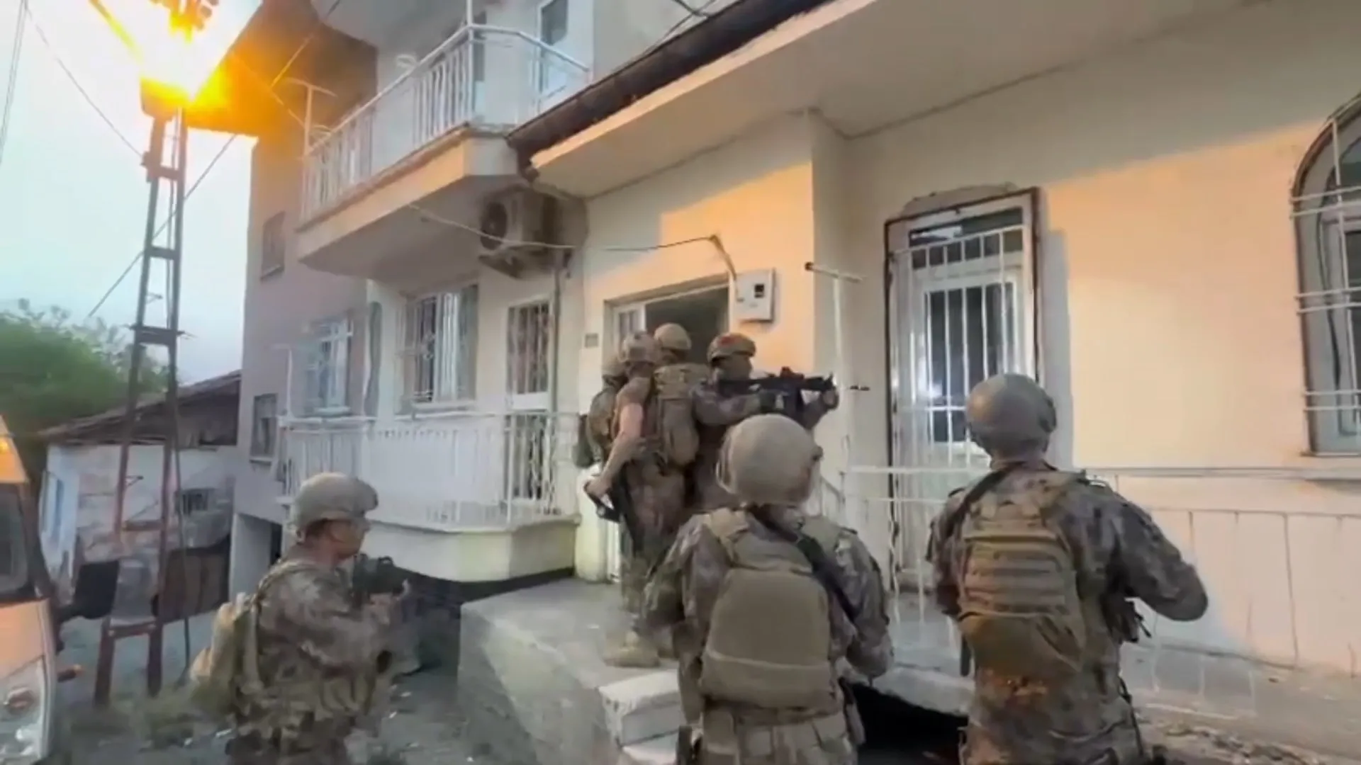 21 ilde DEAŞ operasyonu: 47 şüpheli gözaltında