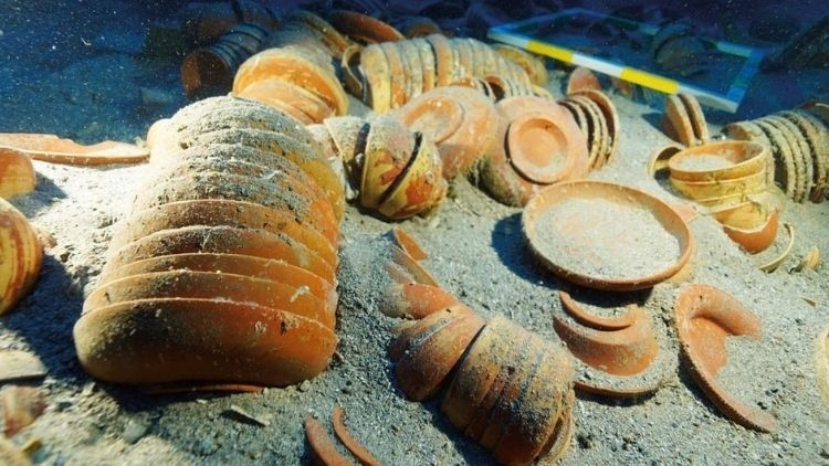 2100 Yıllık Lüks Yemek Takımı Antalya'da Bulundu