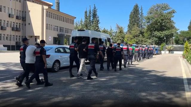 22 ilde eş zamanlı FETÖ operasyonu: 128 şüpheli yakalandı, 51 tutuklandı