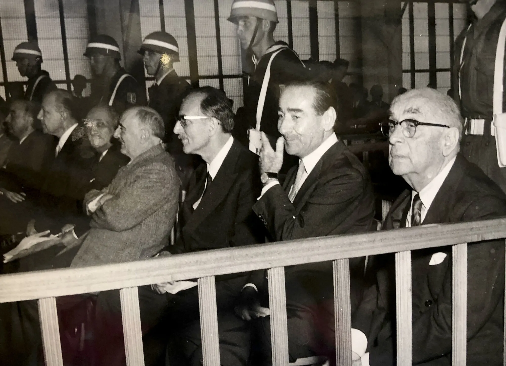 27 Mayıs 1960 Darbesi: Türk Demokrasisine Kanlı Hançer
