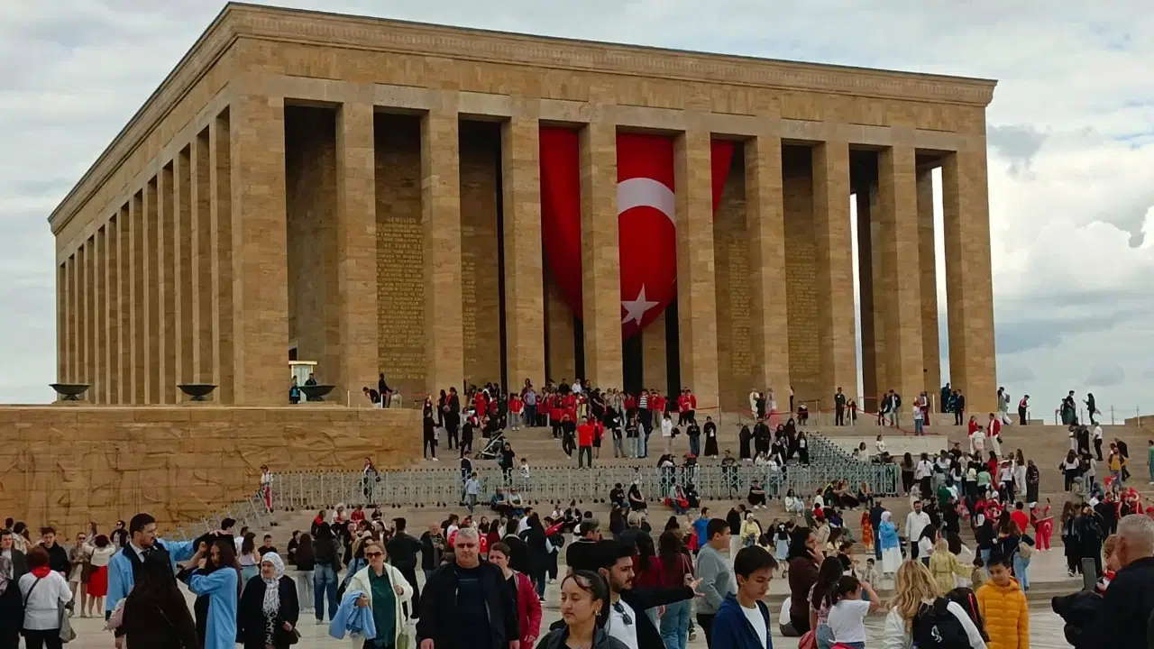 30 Ağustos'ta Anıtkabir Ziyaretçi Akınına Uğradı