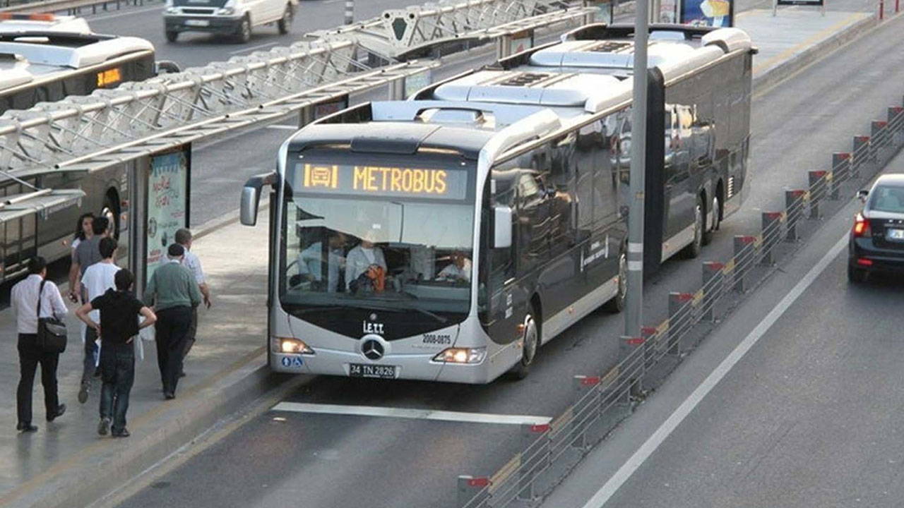 30 Ağustos'ta Toplu Taşıma Ücretsiz mi? Belediyelerin Kararları