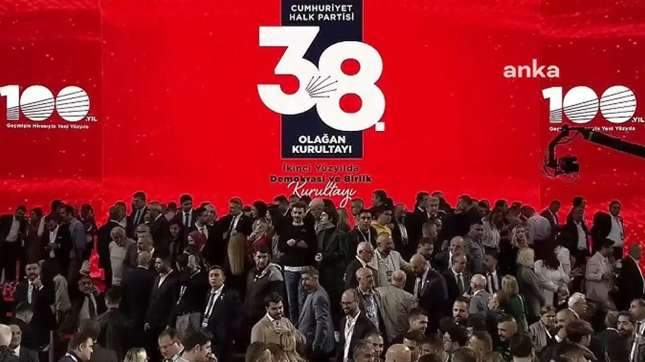 31 hukukçudan ortak görüş: CHP'de tedbir kararı kurultaya engel değil