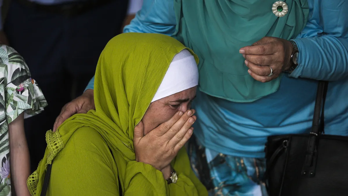 31 yıl sonra toprağa veriliyor: Srebrenitsa kurbanları için veda töreni