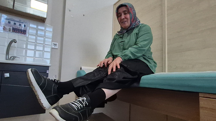 51 yaşında ilk kez ayakkabı giydi: 'Dünyalar benim oldu