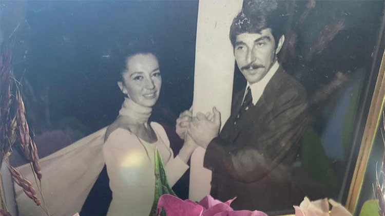 55 Yıllık Aşk: Güzin ve Erdal Özyağcılar Evlilik Yıl Dönümünü Kutladı