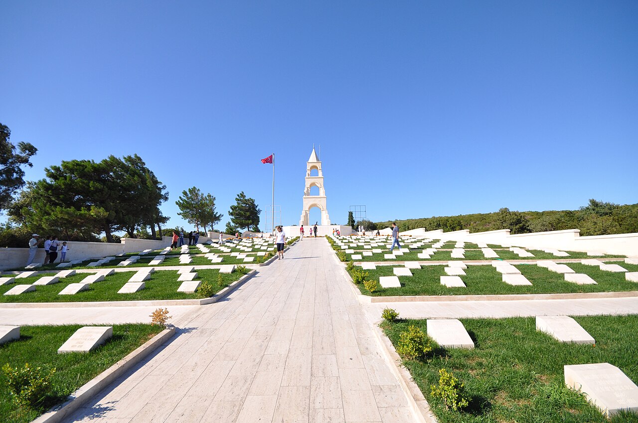 57. Piyade Alayı Gelibolu'da Saygı Nöbetine Başladı