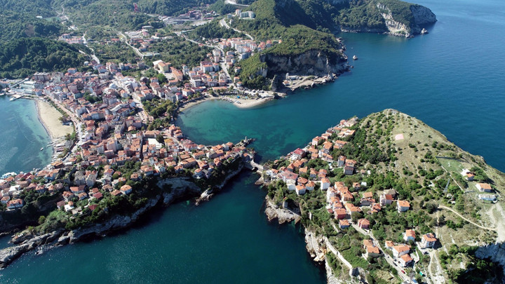 6 bin nüfuslu Amasra'ya 9 günde 182 bin ziyaretçi akını