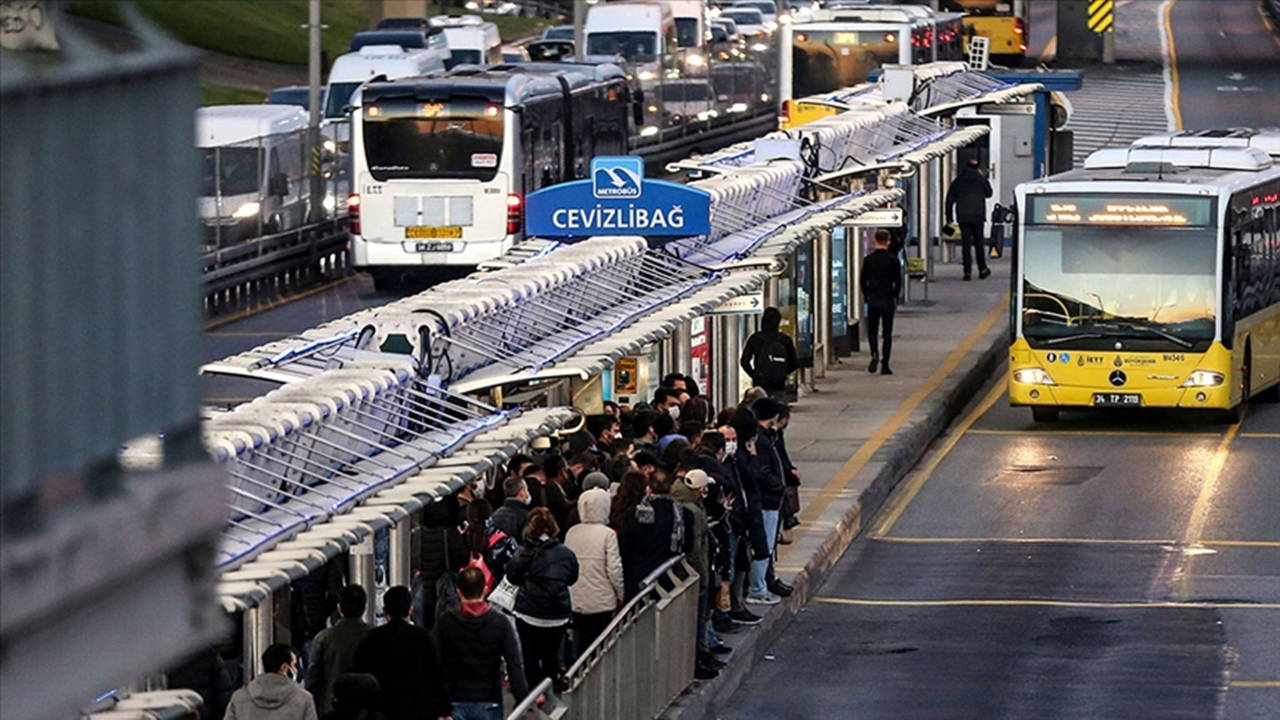 6 Ekim'de İstanbul'da Ulaşım Ücretsiz: 103. Yıl Kutlaması