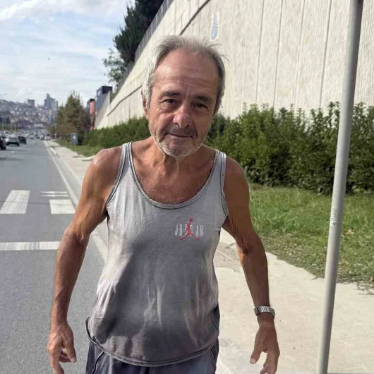 68'lik Kemal'in İlaçsız Yaşam Sırrı: Günde 6 Saat Yürüyor