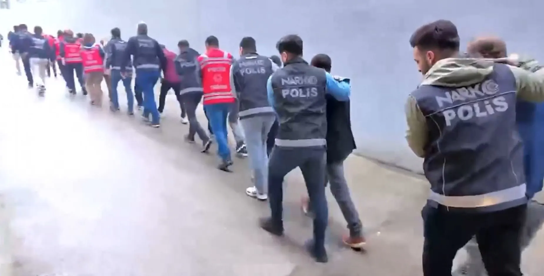 69 ilde uyuşturucu operasyonu: 381 tutuklama