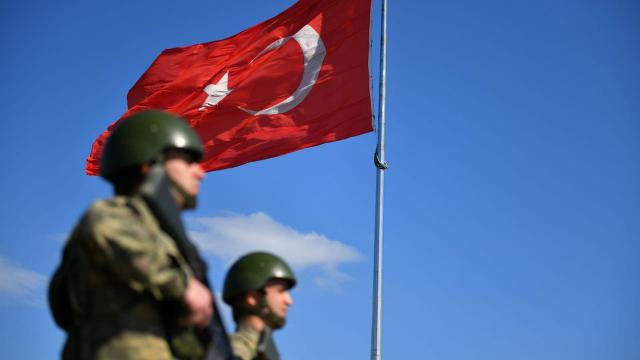 7 yılını dolduran sözleşmeli erbaş ve erlere kamuda istihdam yolu açıldı