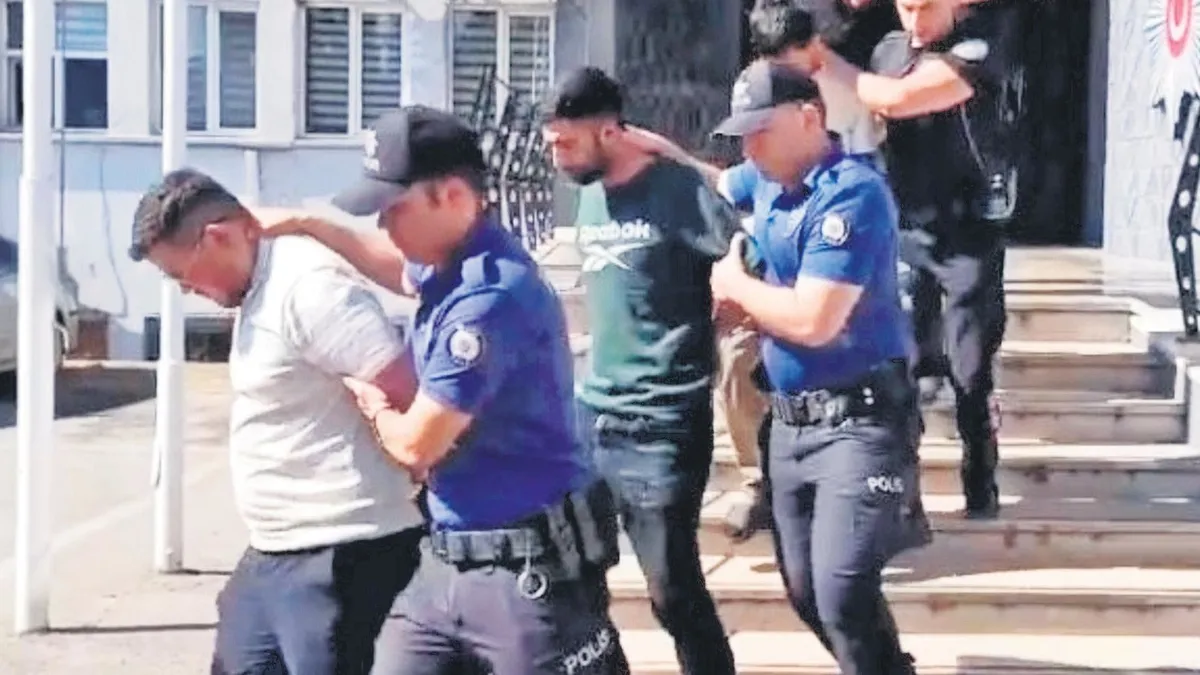 70 yaşındaki çifte 100 milyonluk tuzak: Polis kılığında 3 ay soyuldular