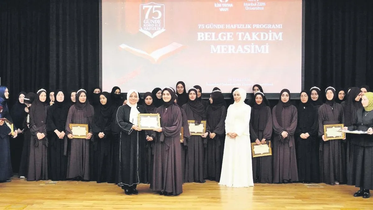 75 Günde Hafızlık: 40 Kız Öğrenci Belgesini Aldı