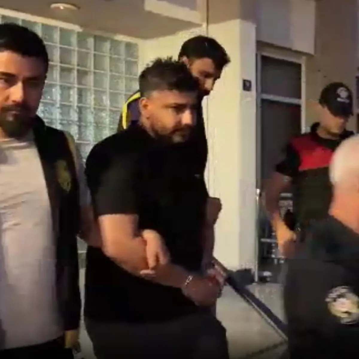 8 Aydır Firari İş İnsanı Taziye Ziyaretinde Yakalandı