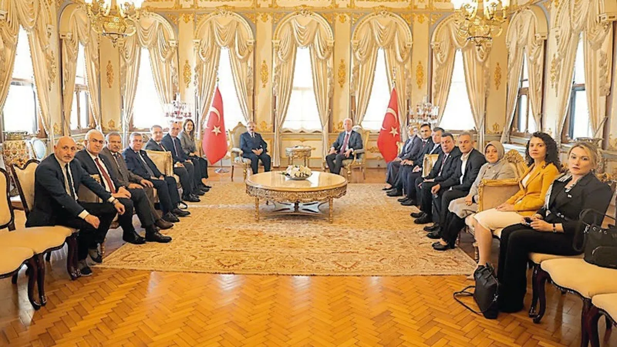 8 Saat Bilgisayar Oynayan Öğrenci Öğretmenini Bıçakladı