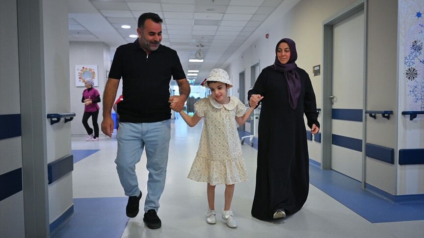8 Yıllık Epilepsi Mücadelesi Sonrası Elifsu Yeniden Yürüyüp Konuşmaya Başladı