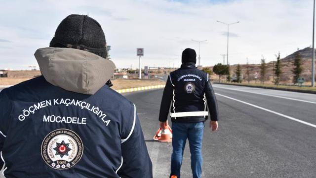 81 ilde eş zamanlı operasyon: 355 düzensiz göçmen yakalandı