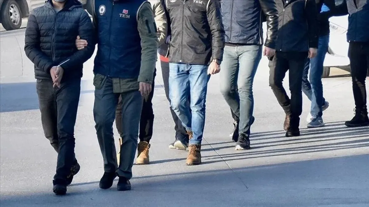 81 ilde FETÖ'ye 968 şüpheliye operasyon