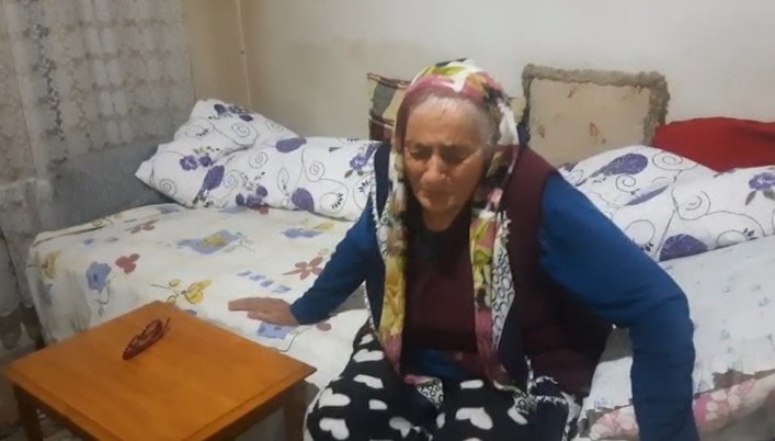 90 Yaşındaki Anneyi İcra ile Evden Atmaya Çalışan Oğula Tepki Yağıyor