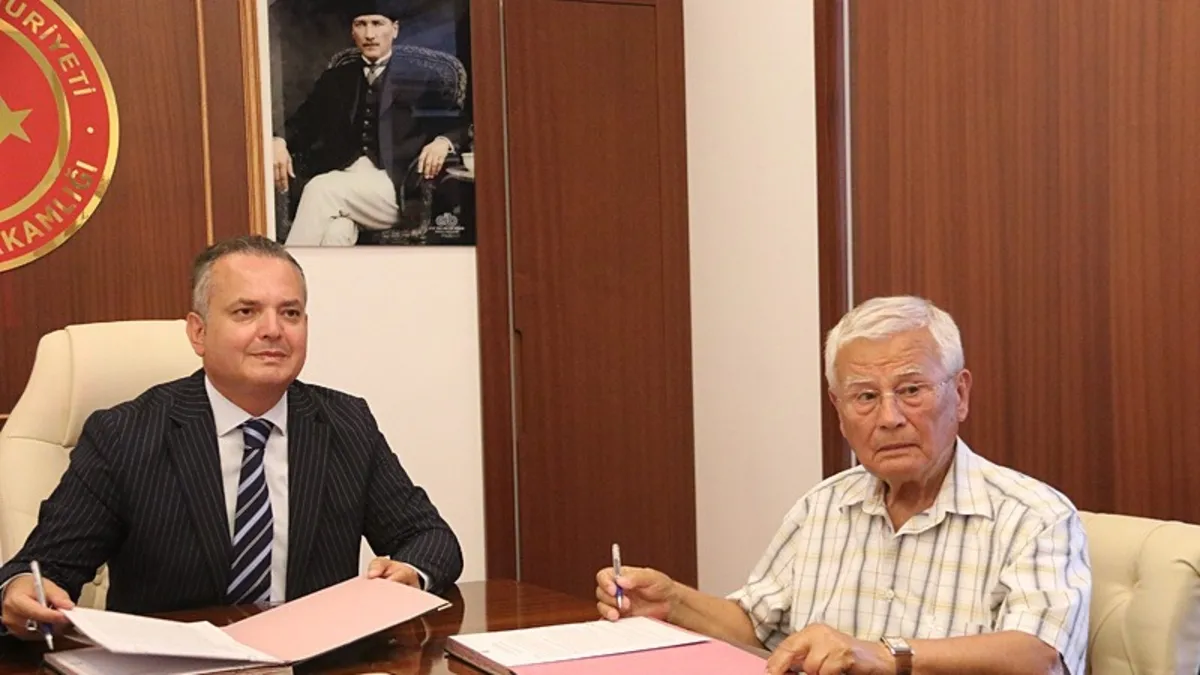 91 yaşındaki mühendis, 500 milyonluk binasını eğitime bağışladı