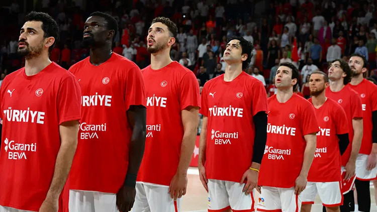 A Milli Basketbol Takımı FIBA Sıralamasında İlk 10'da