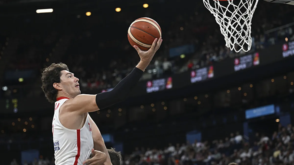 A Milli Erkek Basketbol Takımı Litvanya'yı 94-66 Yenerek Elemelerde 7'de 7 Yaptı