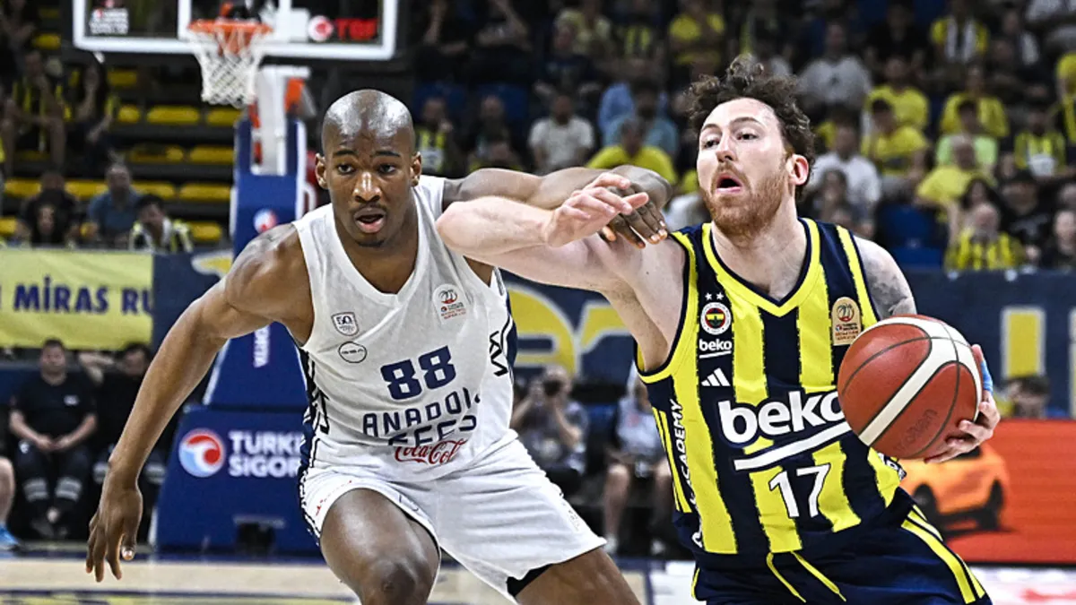 A Milli Erkek Basketbol Takımı'ndan Onuralp Bitim çıkarıldı