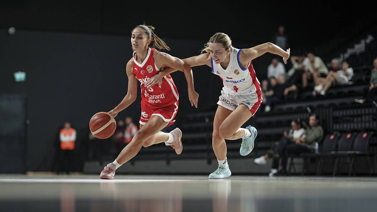 A Milli Kadın Basketbol Takımı Çekya'yı 62-52 Geçti