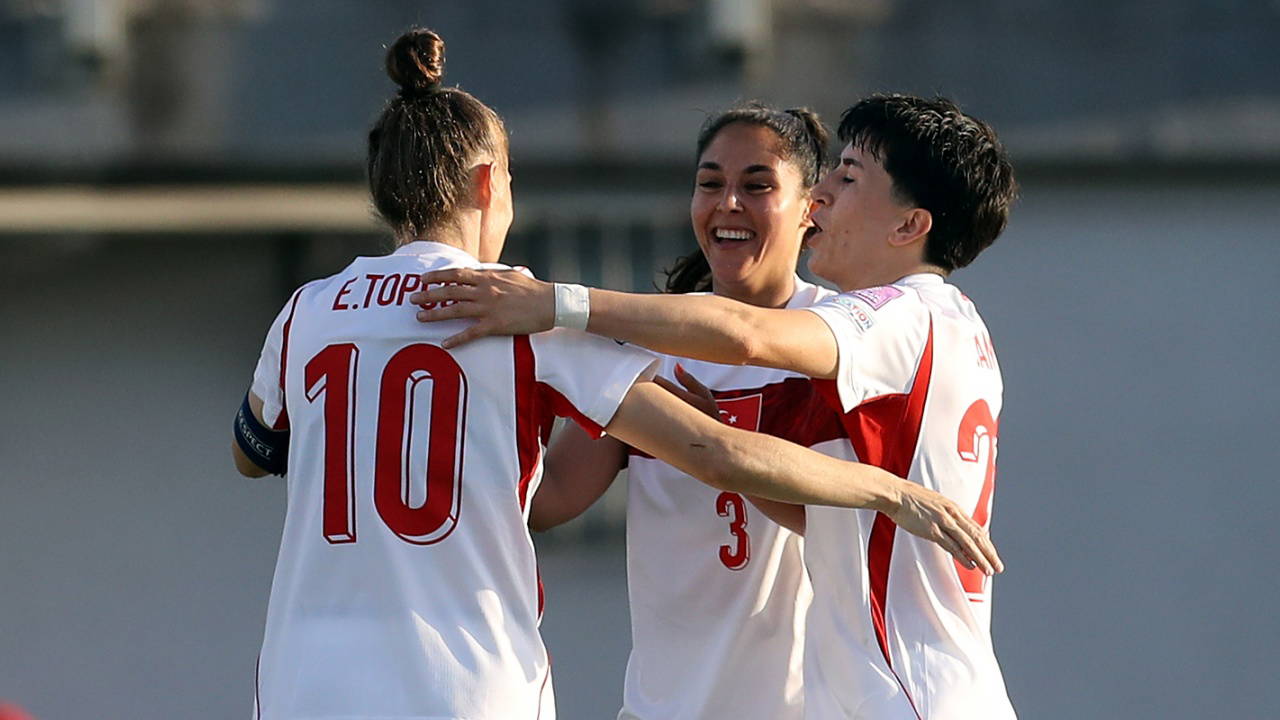 A Milli Kadın Futbol Takımı Malta'yı 3-0 Mağlup Etti