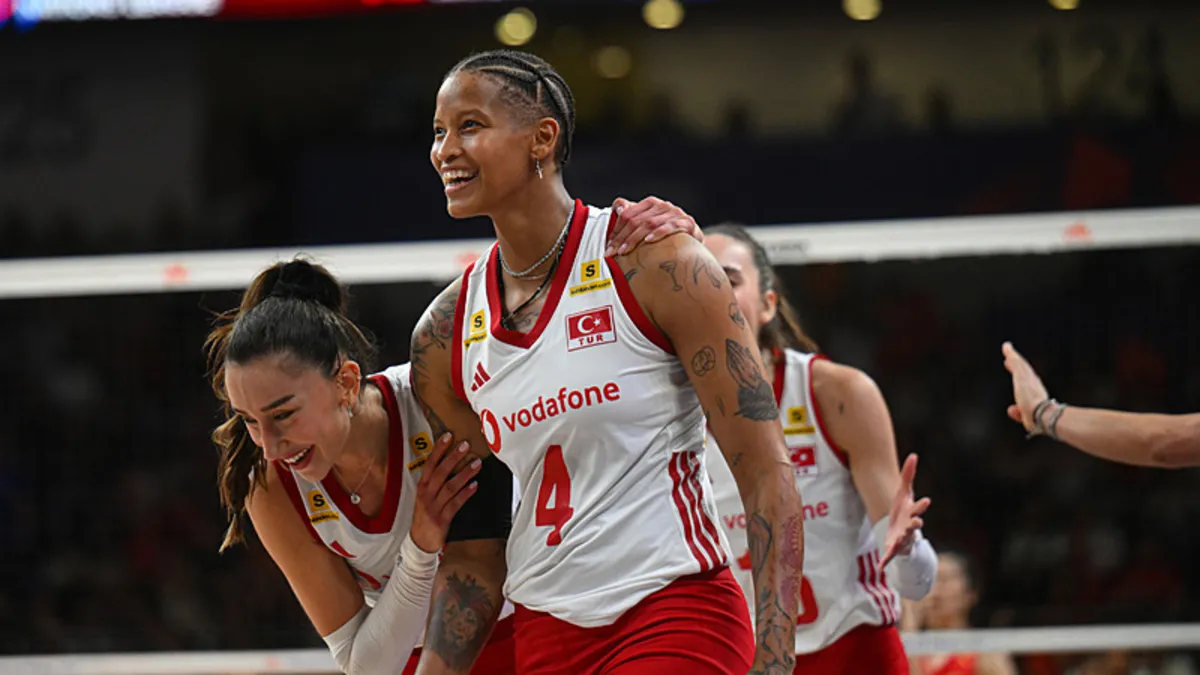 A Milli Kadın Voleybol Takımı, Çin karşısında muhteşem geri dönüşe imza attı