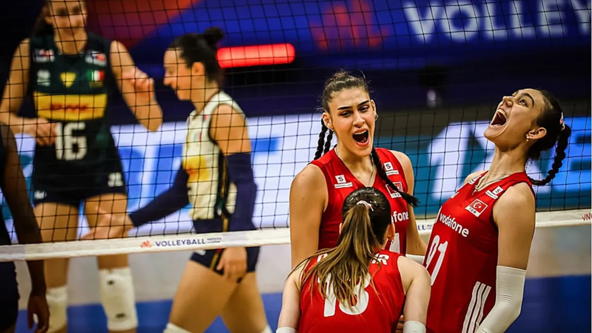 A Milli Kadın Voleybol Takımı VNL'de İlk Etabı 11. Sırada Tamamladı