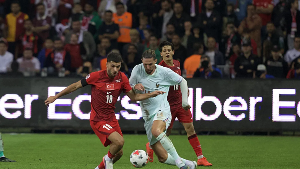 A Milli Takım Fransa'ya 1-0 Yenildi: Uğurcan Kırmızı Kart Gördü