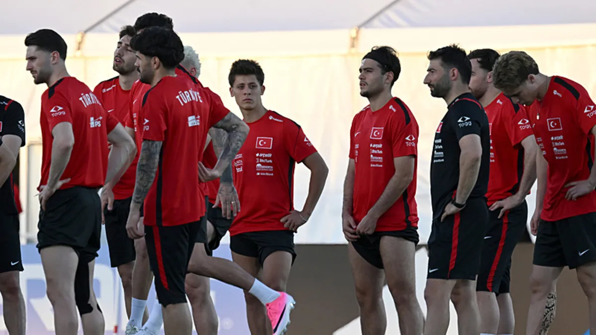 A Milli Takım Kampından İki Futbolcu Ayrılıyor