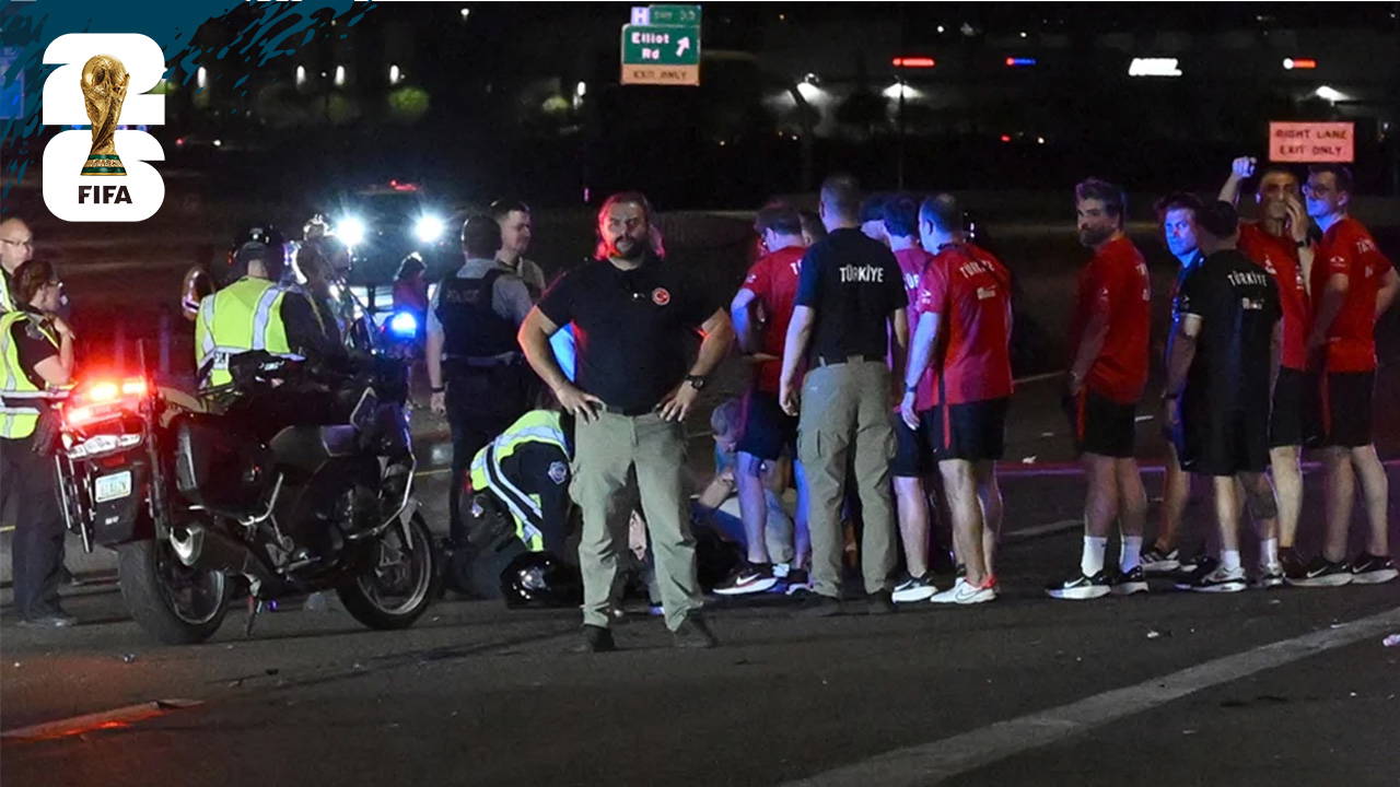 A Milli Takım Konvoyunda Kaza: Motosikletli Polis Otoyolda Devrildi