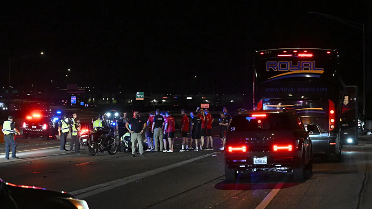 A Milli Takım Kafilesine Eşlik Eden Polis Arizona'da Kaza Yaptı