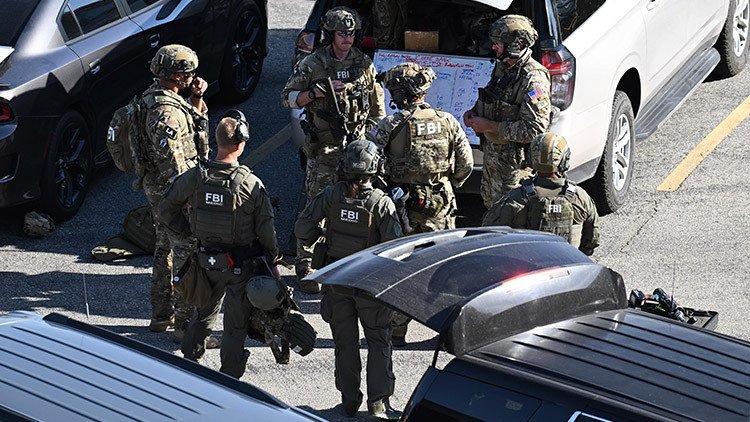ABD'de bombalı soygun: FBI alarma geçti