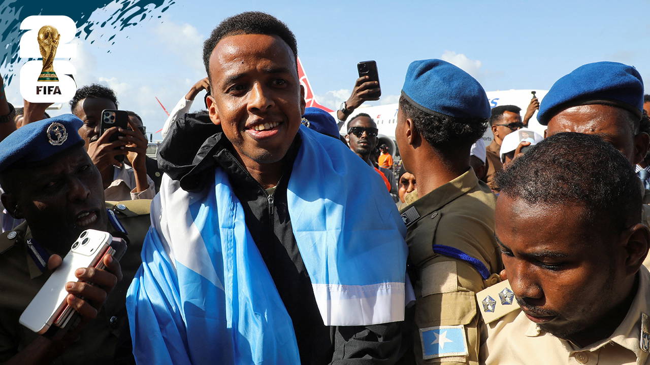 ABD'ye girişi engellenen Somalili FIFA hakemi ülkesinde coşkuyla karşılandı